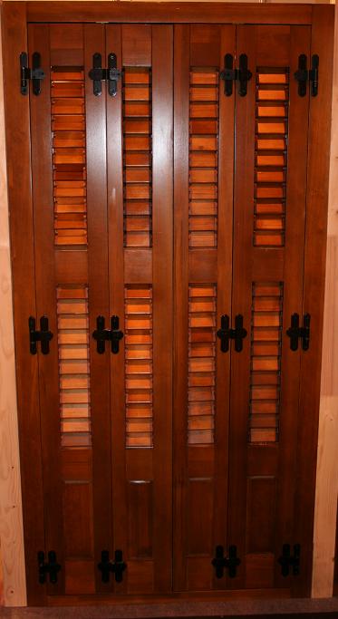 http://iberadria.com/mallorquinas/mallorquina_madera.jpg